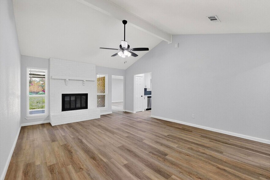 Building Photo - 903 Ravenswood Dr