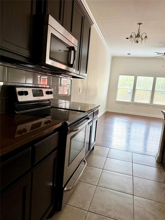 Building Photo - 398 Mesa Dr