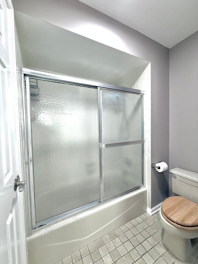 Building Photo - 1209 W Bauer Rd