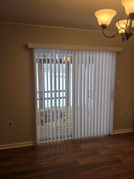 Building Photo - 2948 Klein St