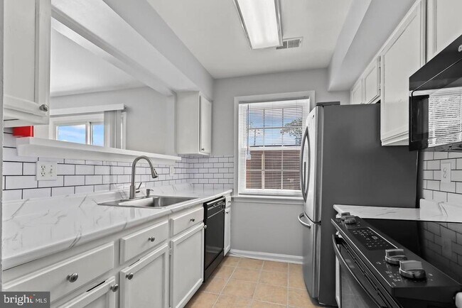 Building Photo - 9904 Hagel Cir