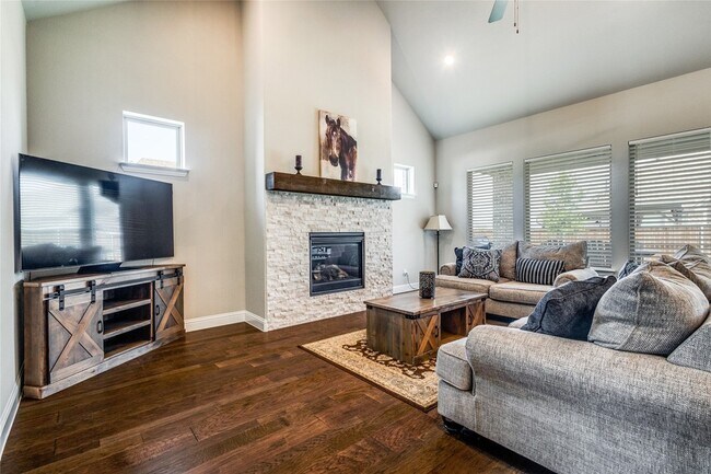 Building Photo - 11112 Lacey Oak Ridge