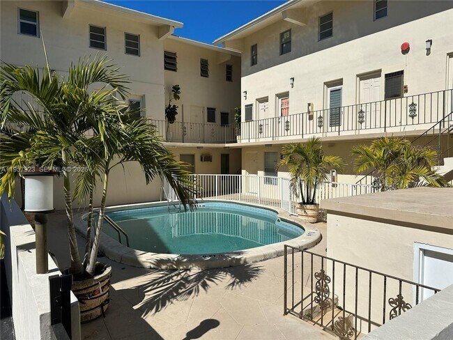 Building Photo - 234 Antiquera Ave