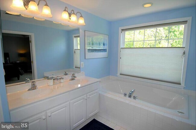 Building Photo - 22706 Simonet Blanc Terrace
