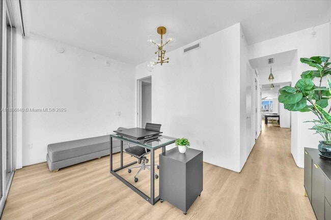 Building Photo - 1300 Monad Ter