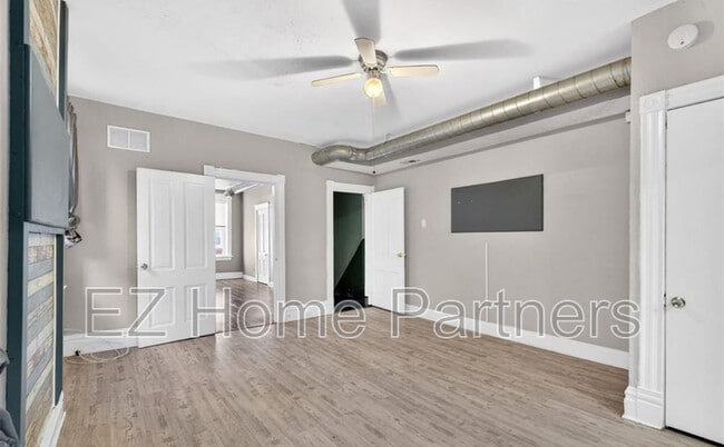 Building Photo - 3005 S Compton Ave