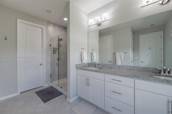 Building Photo - 4735 Eucalyptus Dr