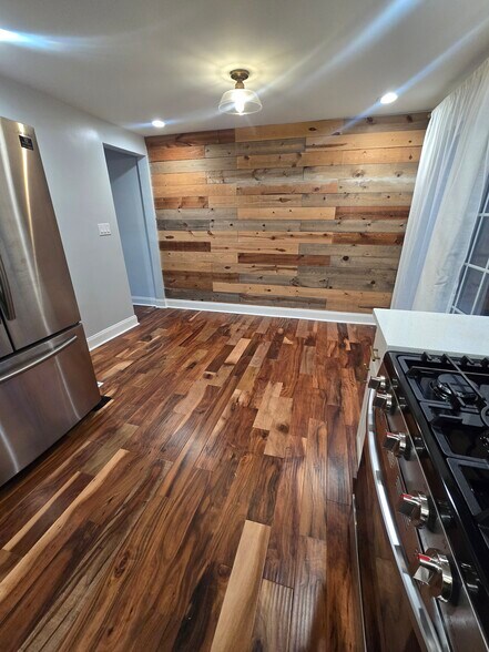 Building Photo - 4338 Coleridge St