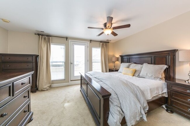 Building Photo - 1180 S Plymouth Ct