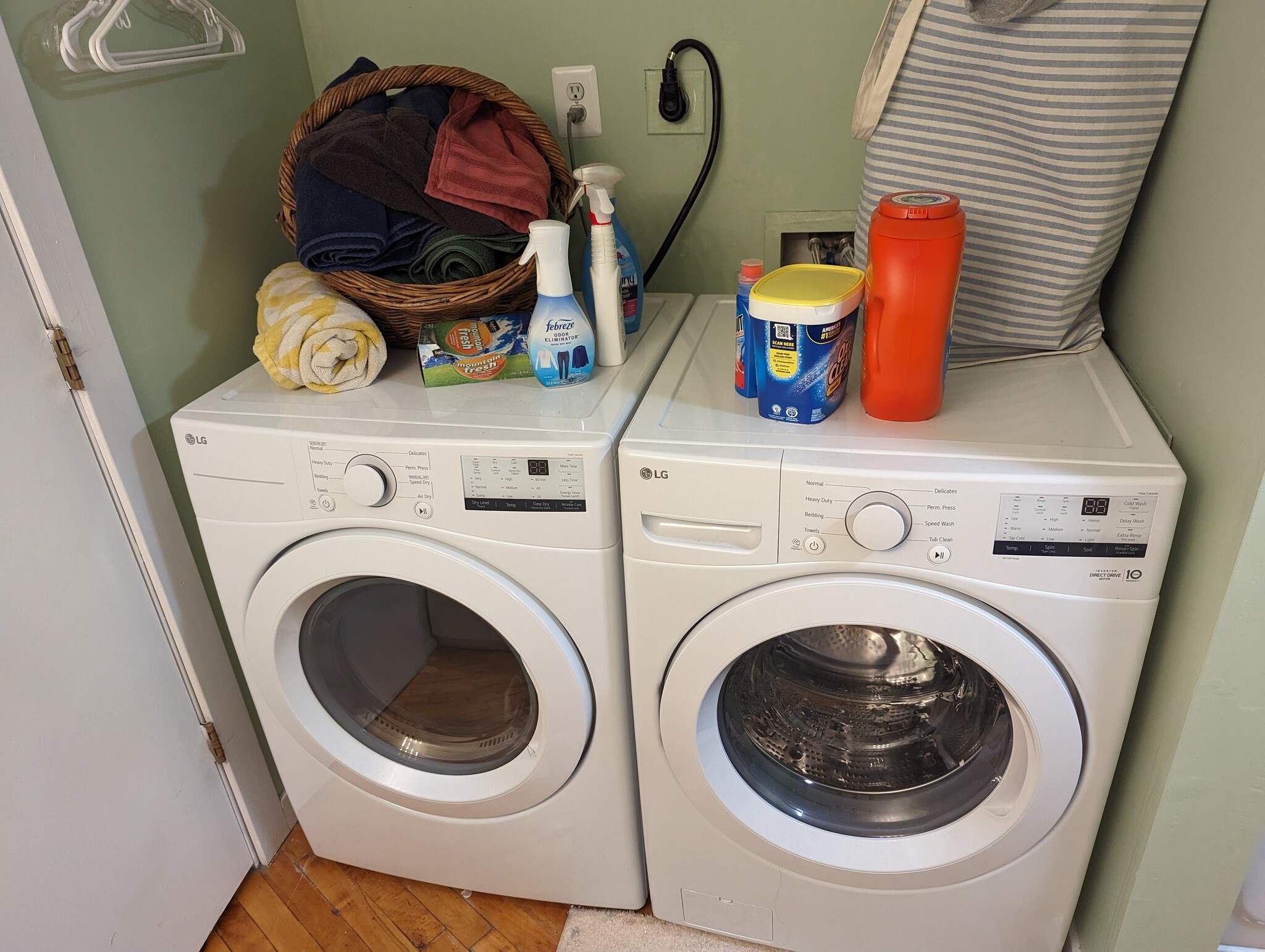 Laundry (Llarge Format) - 428 N 13th St