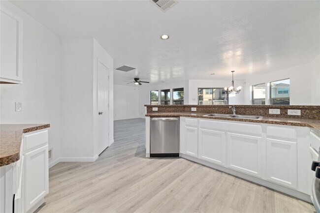 Building Photo - 18703 Clover Nut Ct