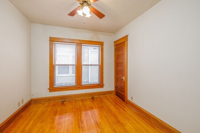 Building Photo - 547 Jefferson St