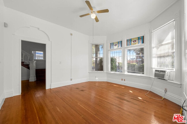 Building Photo - 1223 W 23rd St