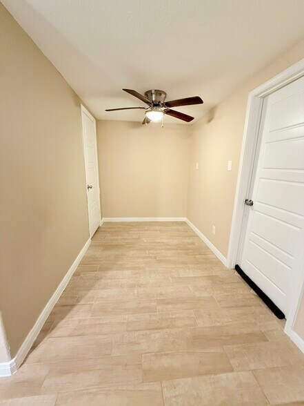Building Photo - 128 Weisenberger Dr