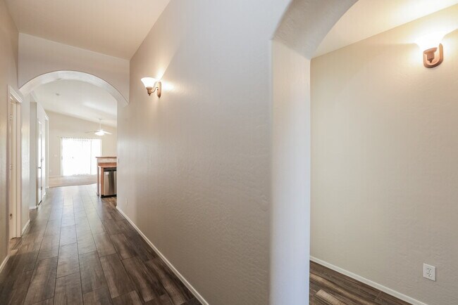 Building Photo - 5324 S 29th Ln