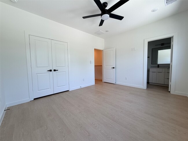 Building Photo - 1031 North Ln