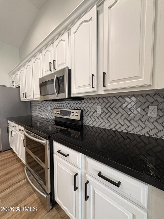 Building Photo - 13528 W Windsor Blvd