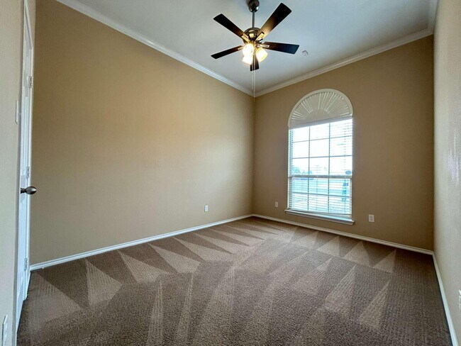 Building Photo - 5217 Harvard St