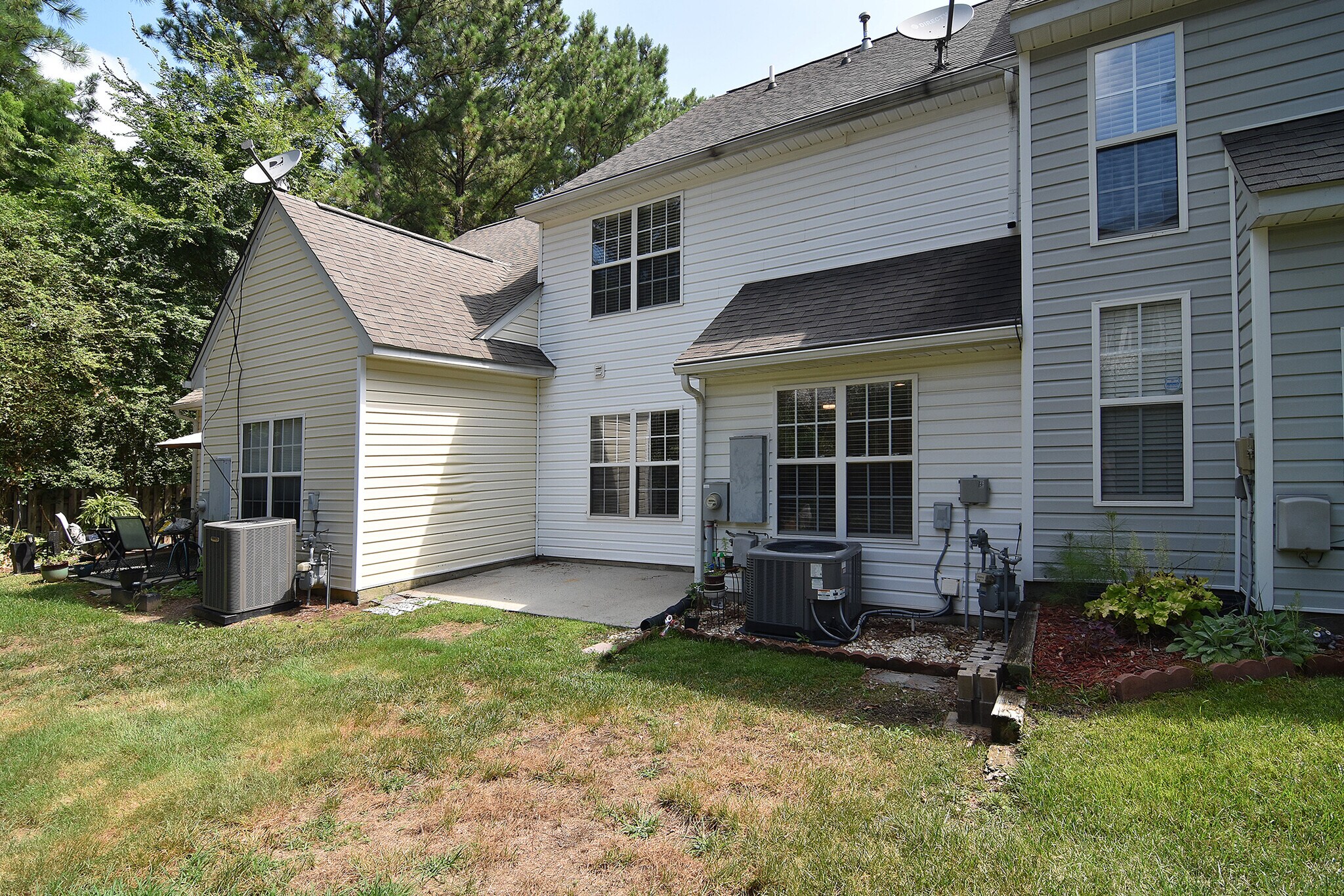 Building Photo - 8339 Christmas Ct
