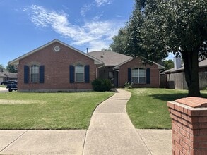 Building Photo - 401 Whitehouse Ln