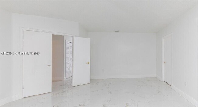 Building Photo - 18420 SW 77th Ct
