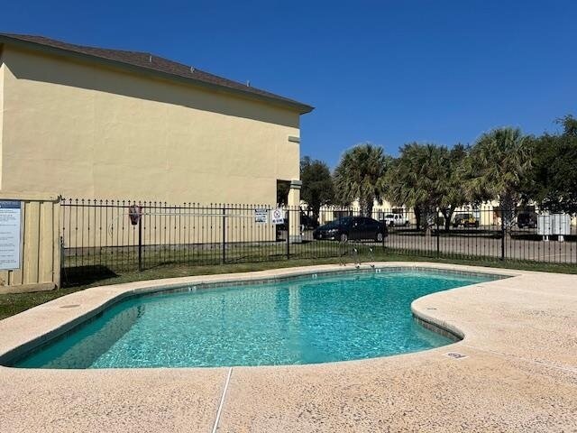 Building Photo - 1000 Ranchway Dr