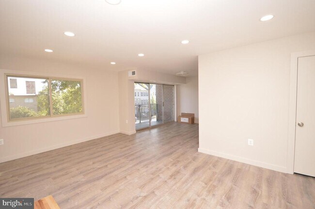 Building Photo - 12705 Dara Dr