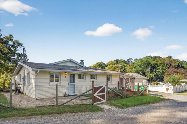 Primary Photo - 9 Wickes Ln