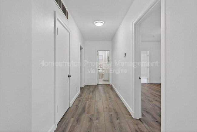 Building Photo - 5 Van Crest Ln