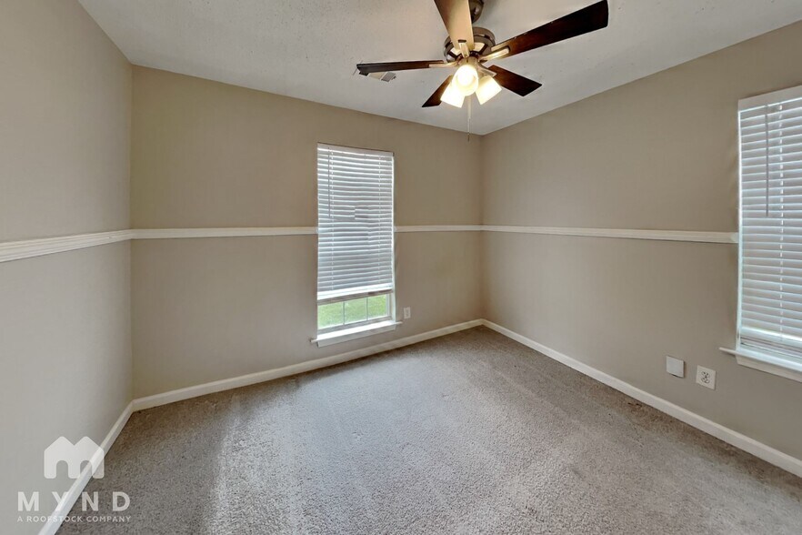 Building Photo - 3000 Tudor Dr