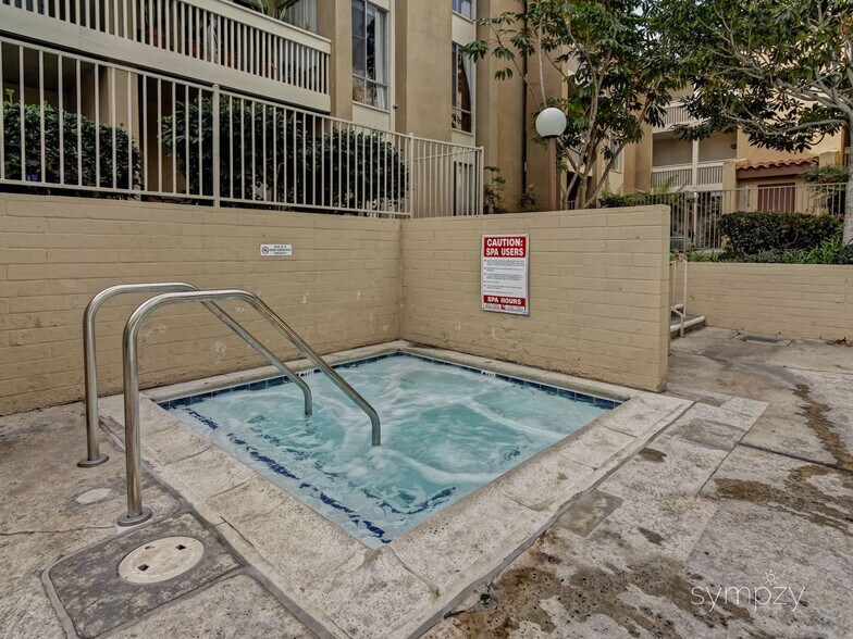 Building Photo - 1775 Diamond St