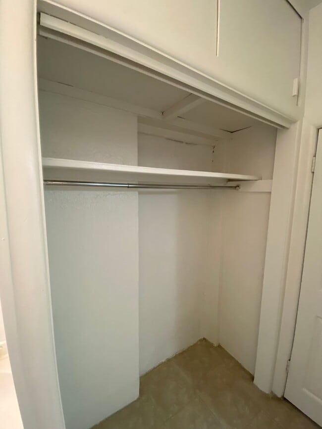 Building Photo - One Bedroom Duplex with off street parking...