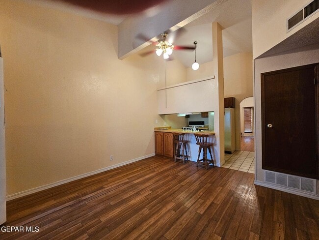 Building Photo - 846 El Arco Dr