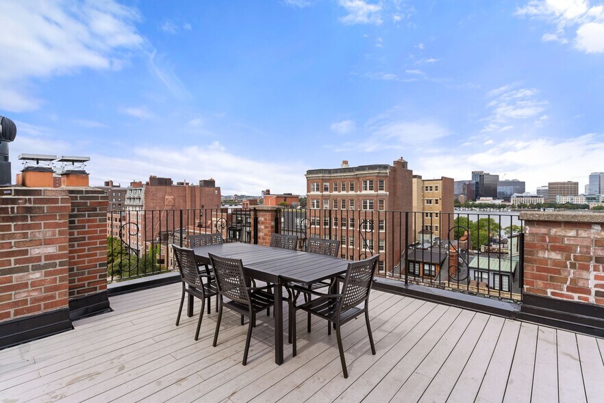 Building Photo - 259 Beacon St
