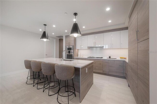 Building Photo - 2103 Bayshore Blvd