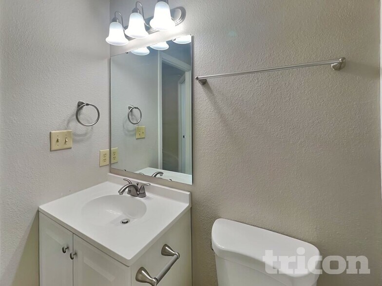 Building Photo - 6503 Townsend Way