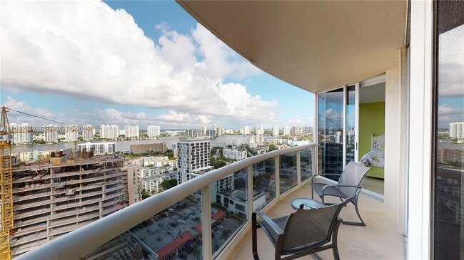 Building Photo - 17555 Collins Ave