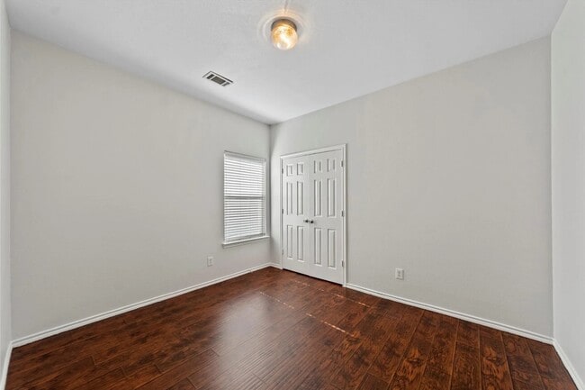 Building Photo - 7509 Burton Ln
