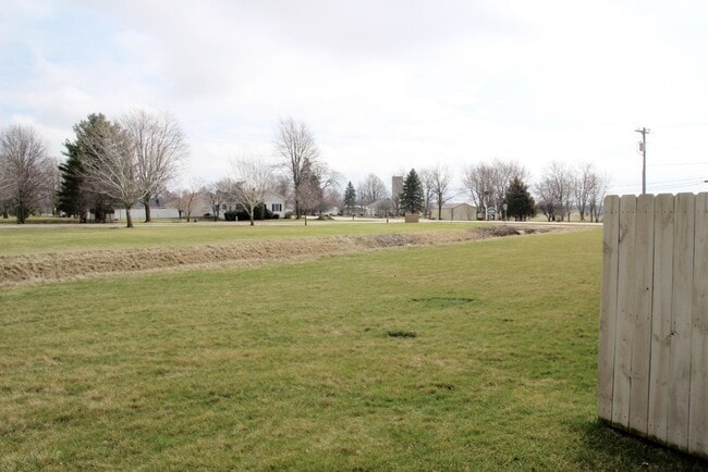 Building Photo - 106 Brookside Dr