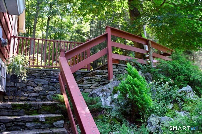 Building Photo - 67 Lake Lillinonah Rd N