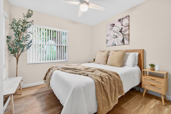 Building Photo - 10546 53rd Ave N