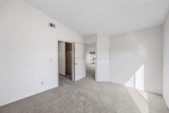 Building Photo - 38860 Cherry Glen Common