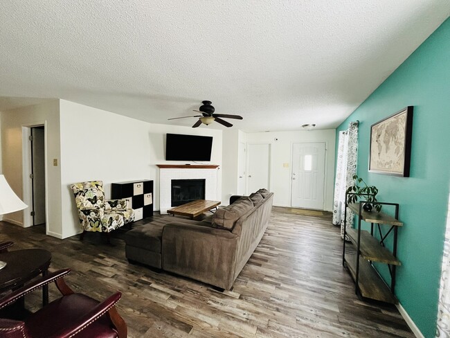 Building Photo - 14760 White Tail Run