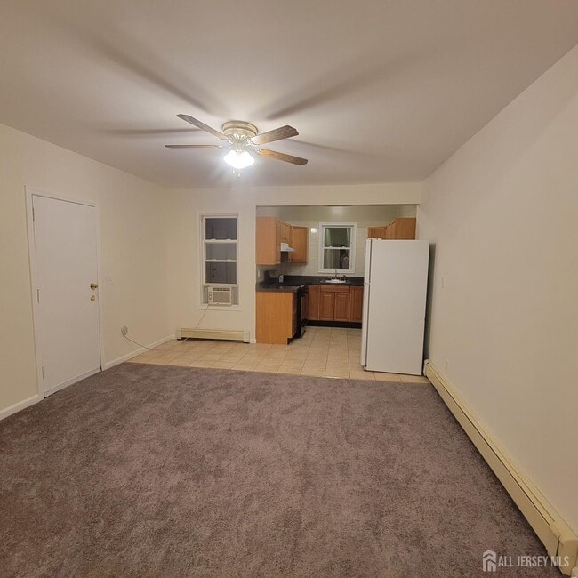 Building Photo - 195 George St