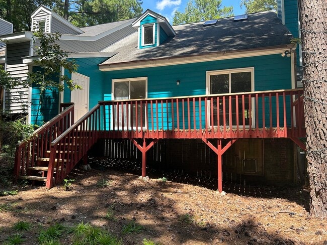 Building Photo - 4 Bed | 2 Bath Townhouse near NCSU - MOVE ...