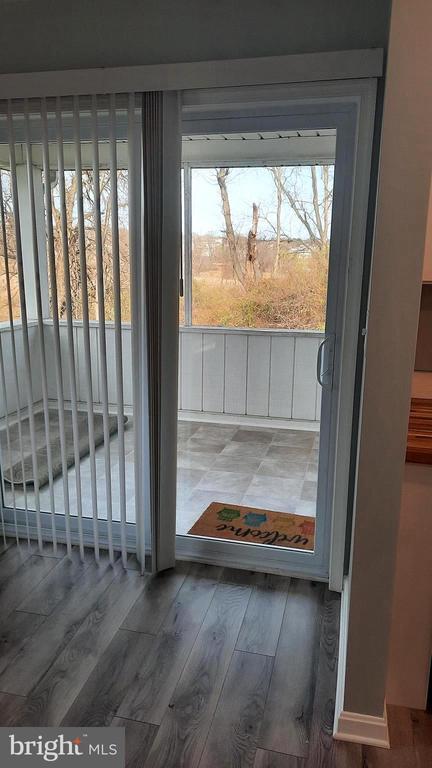 Building Photo - 618 Colonial View Rd