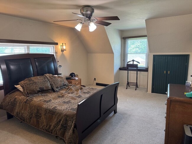 Building Photo - Lansdale Charming 4 Bedroom Cape Cod with ...