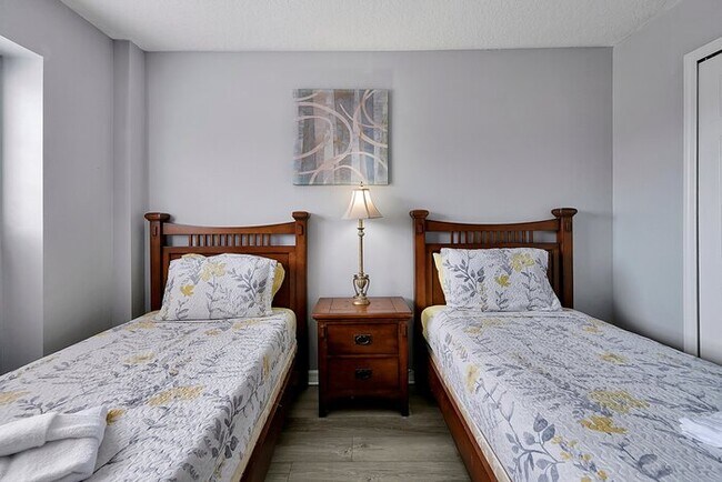 Building Photo - 112 Paloma Dr