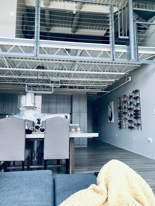 Living space 01 - 367 Auden Ave