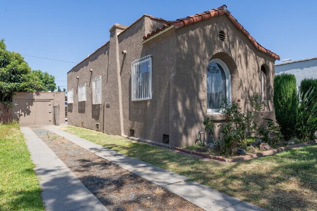 Building Photo - 6765 Lemon Ave